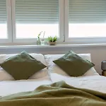 Large Apartments - Great For Groups - With Balcony Or Terrace