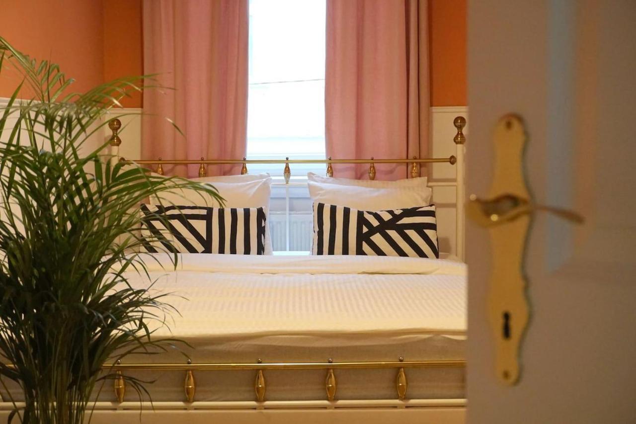 Large - Great For Groups - With Balcony Or Terrace Apartamento *