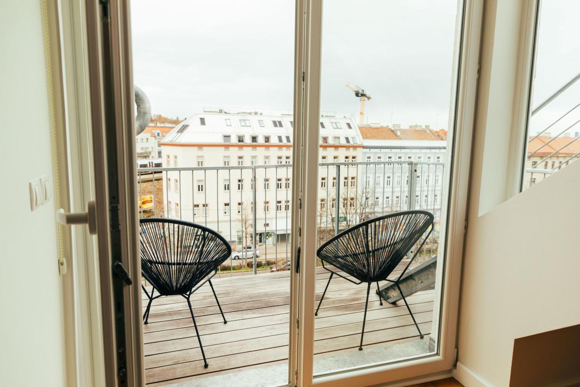 Large - Great For Groups - With Balcony Or Terrace Apartamento Viena