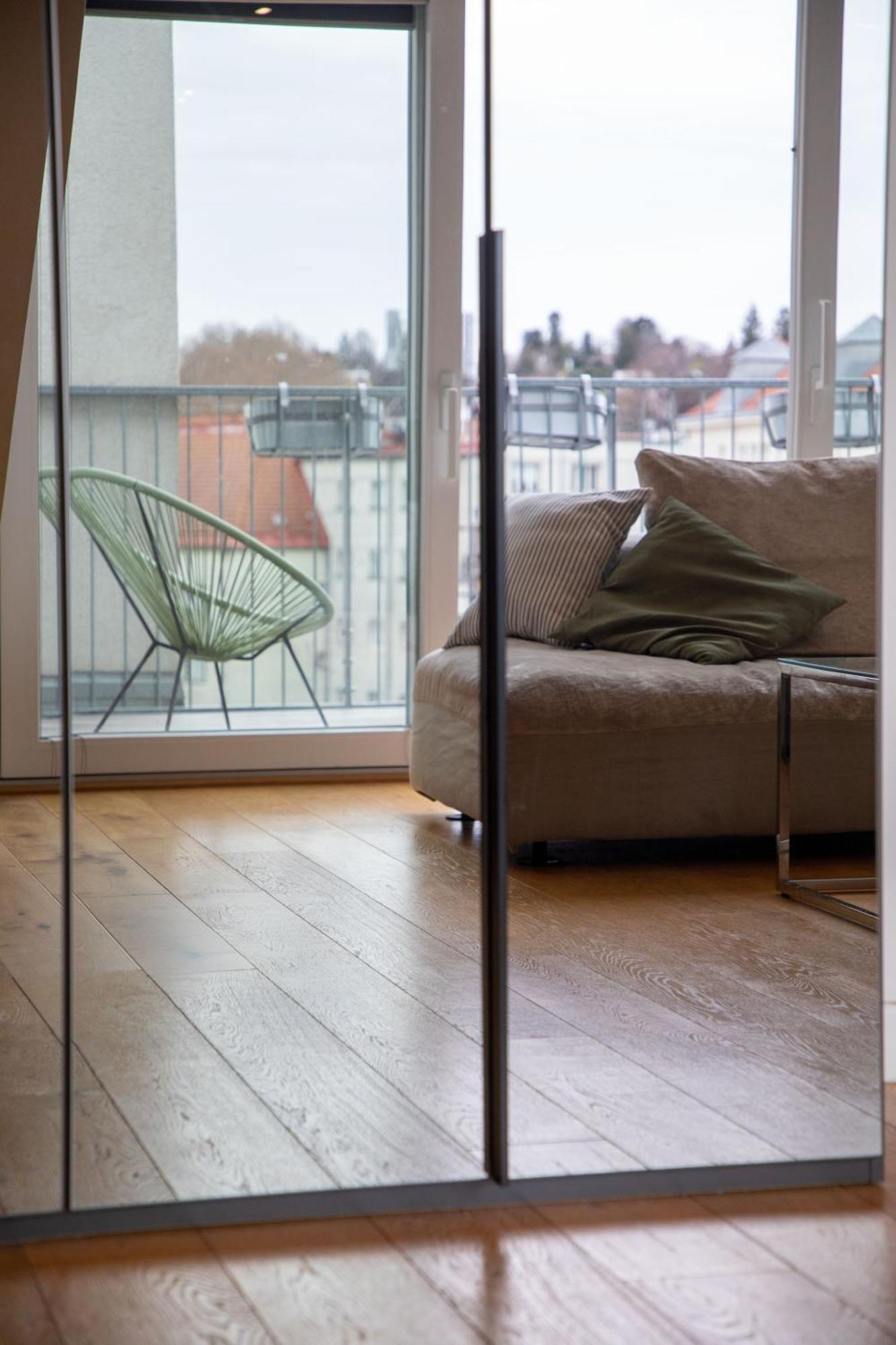 Large - Great For Groups - With Balcony Or Terrace Viena