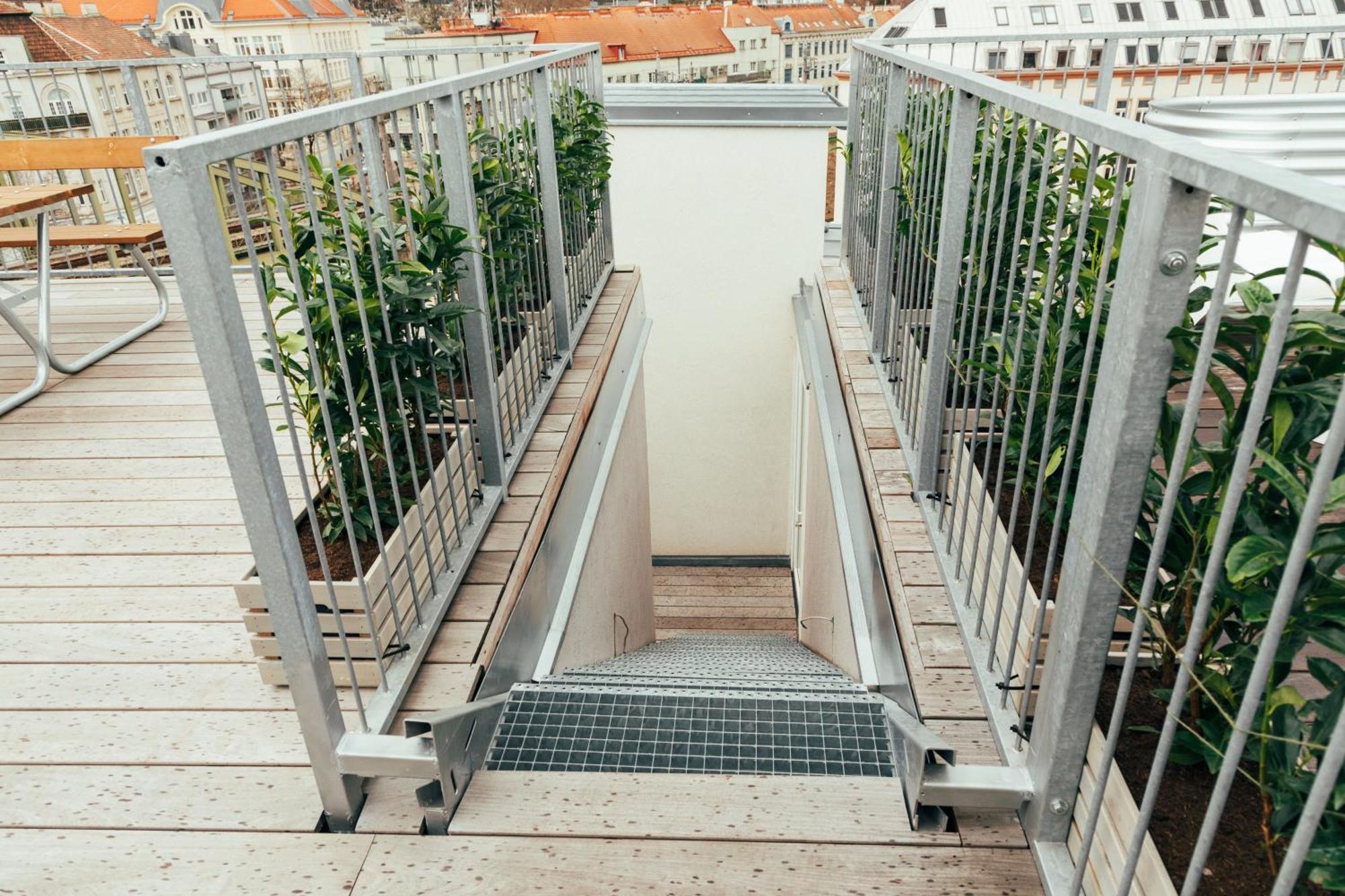 Large - Great For Groups - With Balcony Or Terrace Apartamento Viena