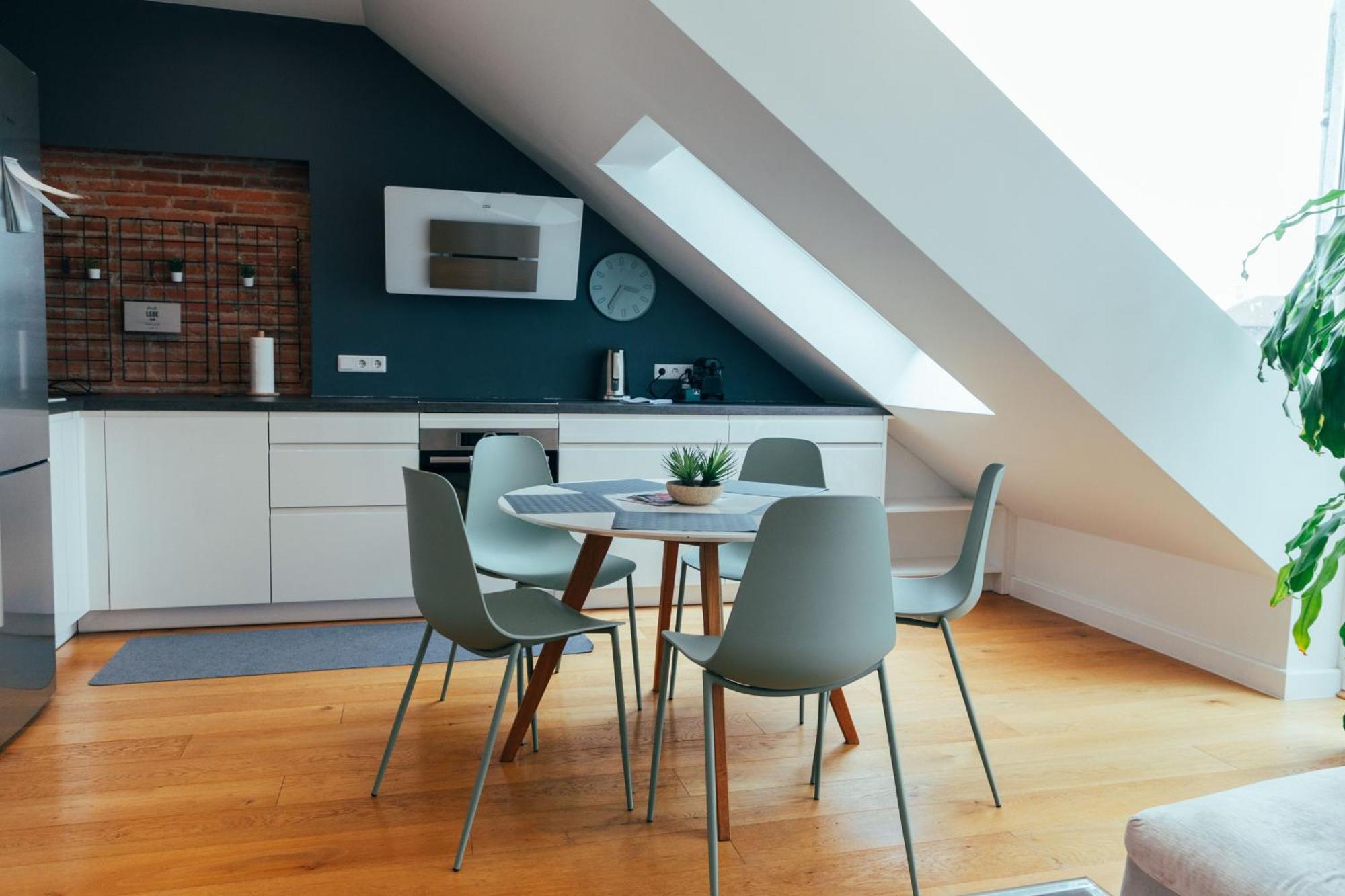 Large - Great For Groups - With Balcony Or Terrace Apartamento Viena